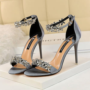 ZOYA HEELS