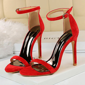 ZOYA HEELS