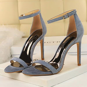 ZOYA HEELS