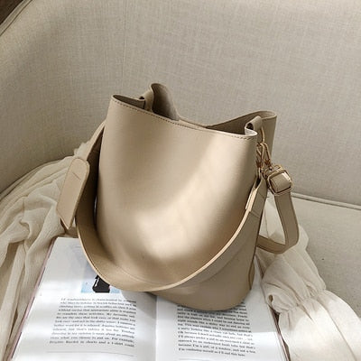 NARA BUCKET BAG