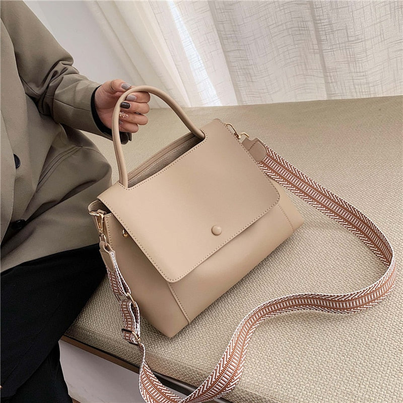 BELAVIA RETRO HANDBAG