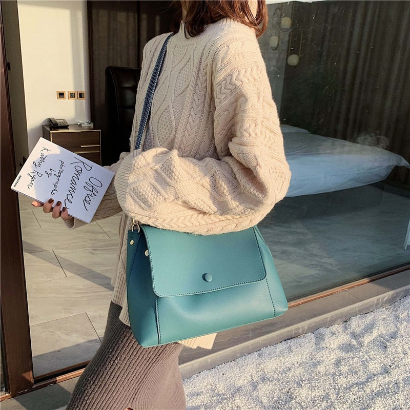 BELAVIA RETRO HANDBAG