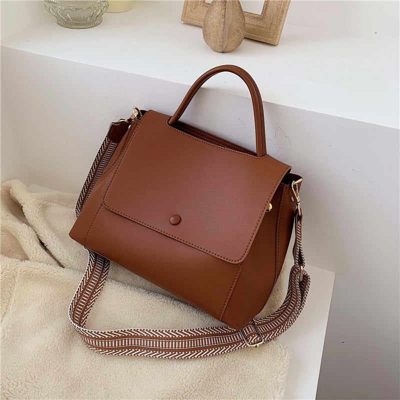 BELAVIA RETRO HANDBAG