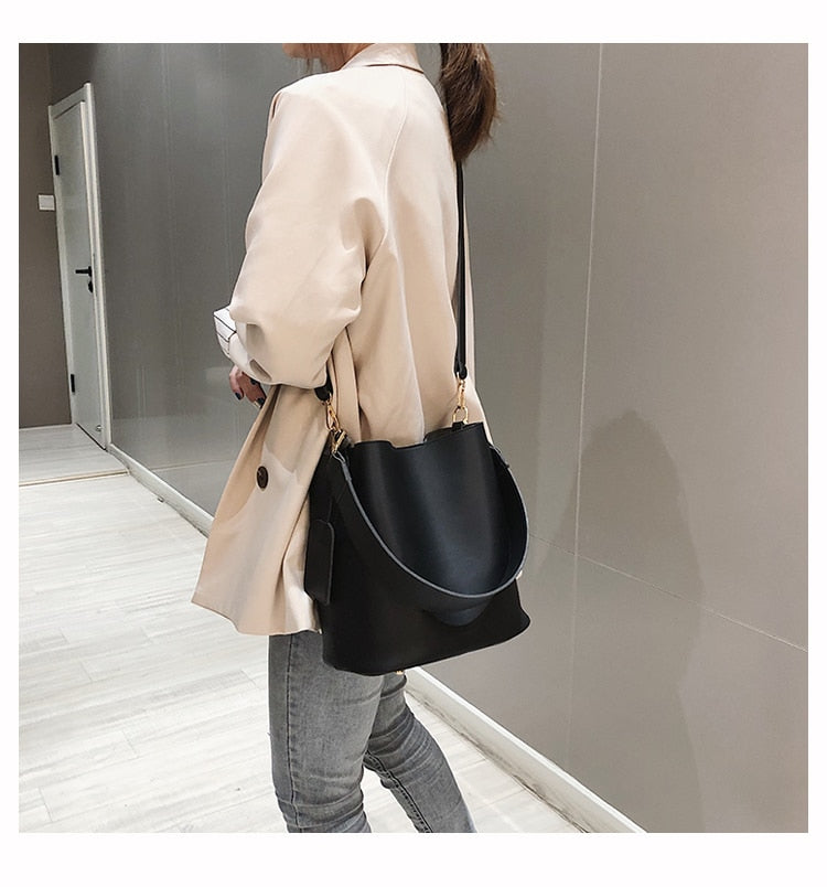 NARA BUCKET BAG