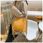 將圖片載入圖庫檢視器 CARRIE BUCKET HANDBAG
