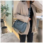 將圖片載入圖庫檢視器 CARRIE BUCKET HANDBAG
