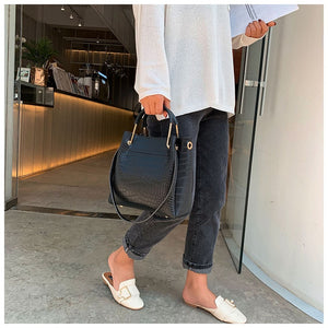 CARRIE BUCKET HANDBAG
