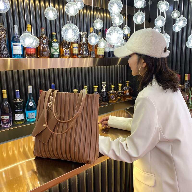 VAKKO TOTE BAG
