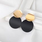 將圖片載入圖庫檢視器 MATTE BLACK ACRYLIC EARRINGS
