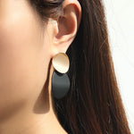 將圖片載入圖庫檢視器 MATTE BLACK ACRYLIC EARRINGS
