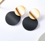 將圖片載入圖庫檢視器 MATTE BLACK ACRYLIC EARRINGS
